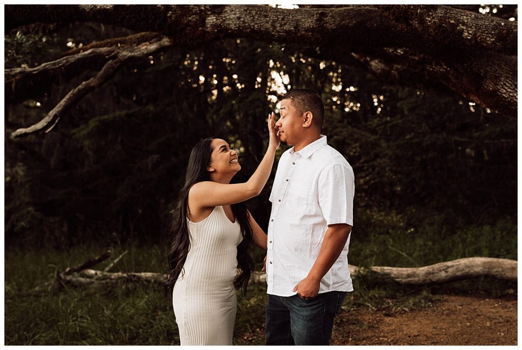 Oregon Engagement Photography - Golden Hour Engagement Session | Kelsey + Lenny