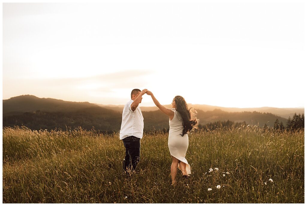 Oregon Engagement Photography - Golden Hour Engagement Session | Kelsey + Lenny