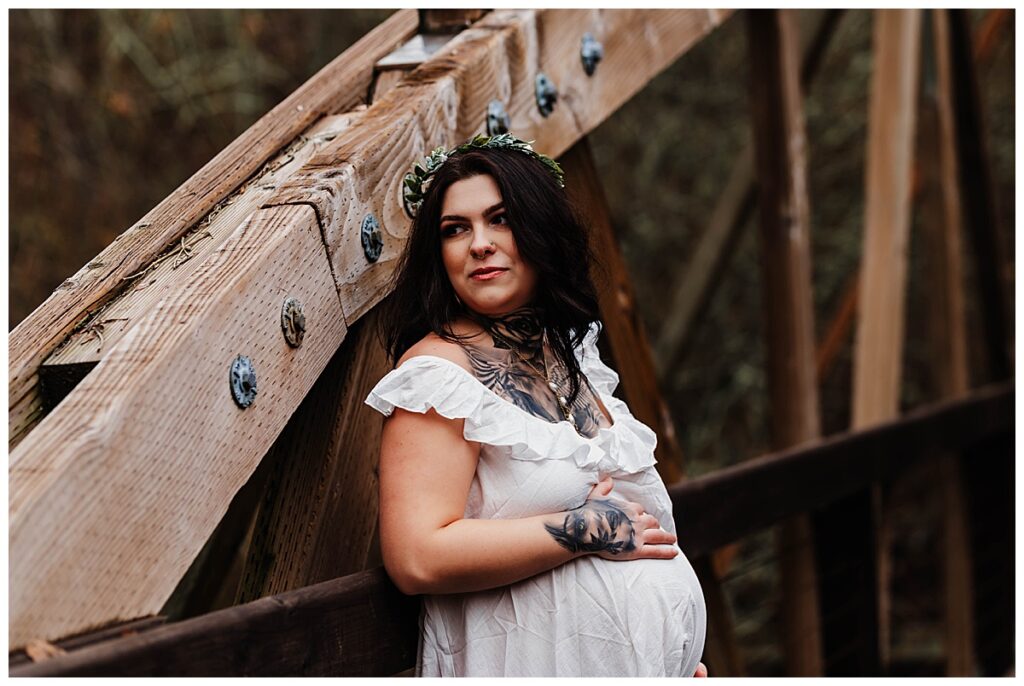 Salem Family Photography - Creative Maternity Session | Emma