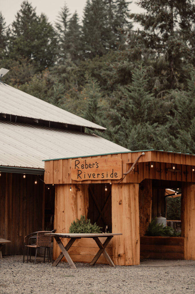 Oregon Engagement Photography, Oregon Wedding Photography, Photography - Reber's Riverside Wedding | Yamhill County Photographer
