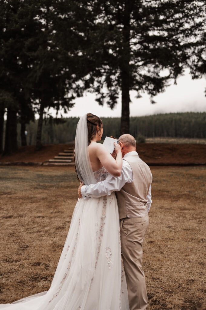 Oregon Engagement Photography, Oregon Wedding Photography, Photography - Reber's Riverside Wedding | Yamhill County Photographer