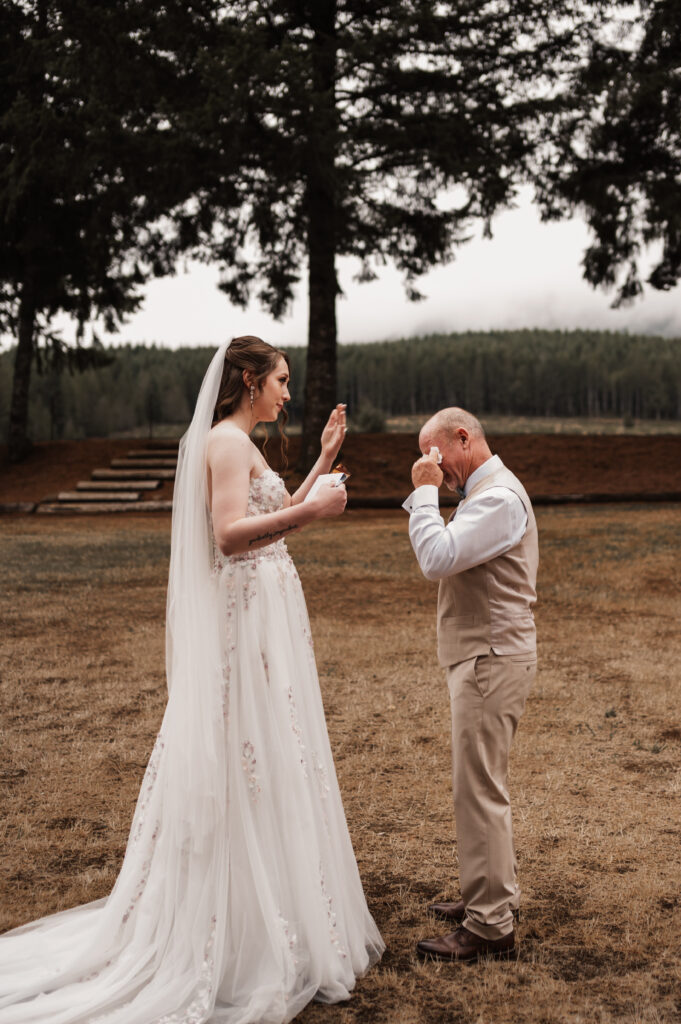 Oregon Engagement Photography, Oregon Wedding Photography, Photography - Reber's Riverside Wedding | Yamhill County Photographer